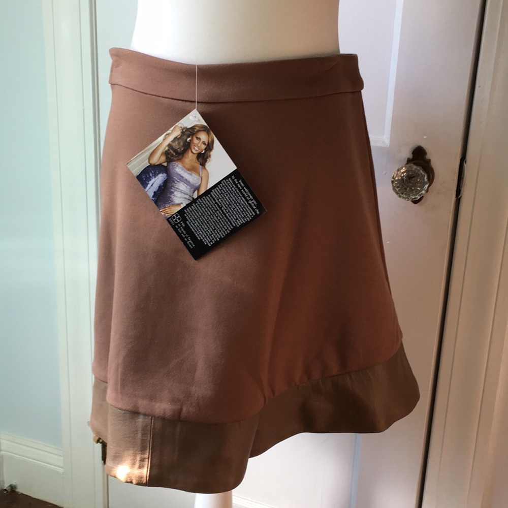 New Iman skirt with genuine leather trim sz12
